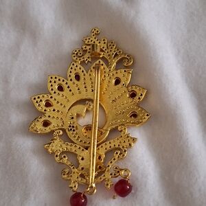 Elegant Gold and Red Women's Brooch